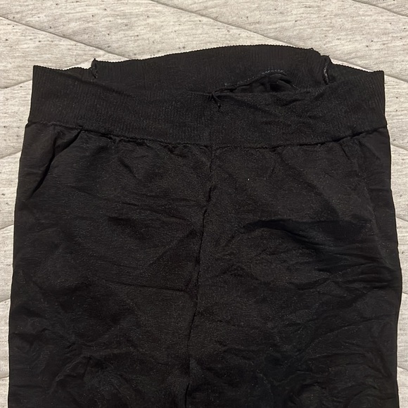 Assets by Spanx Maternity Tights - Picture 4 of 4